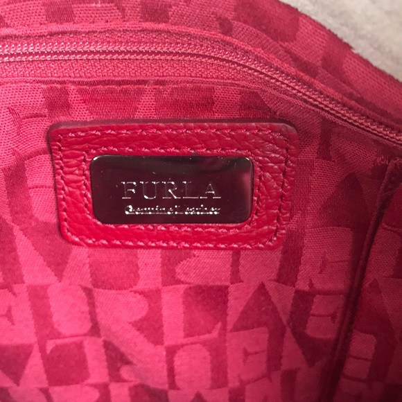 Furla Pebble Leather Handbag ❤️🌹❤️🌹 - Picture 7 of 9